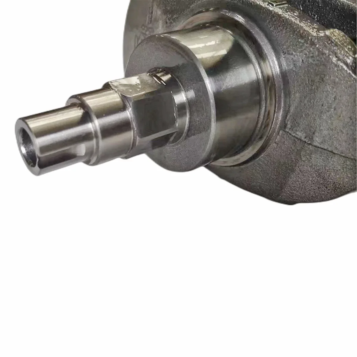 رائجة البيع تنطبق على أجزاء محرك السيارات OEM الأصلية الجديدة 90467348 العمود المرفقي للسيارة لأوبل كورسا 1.6