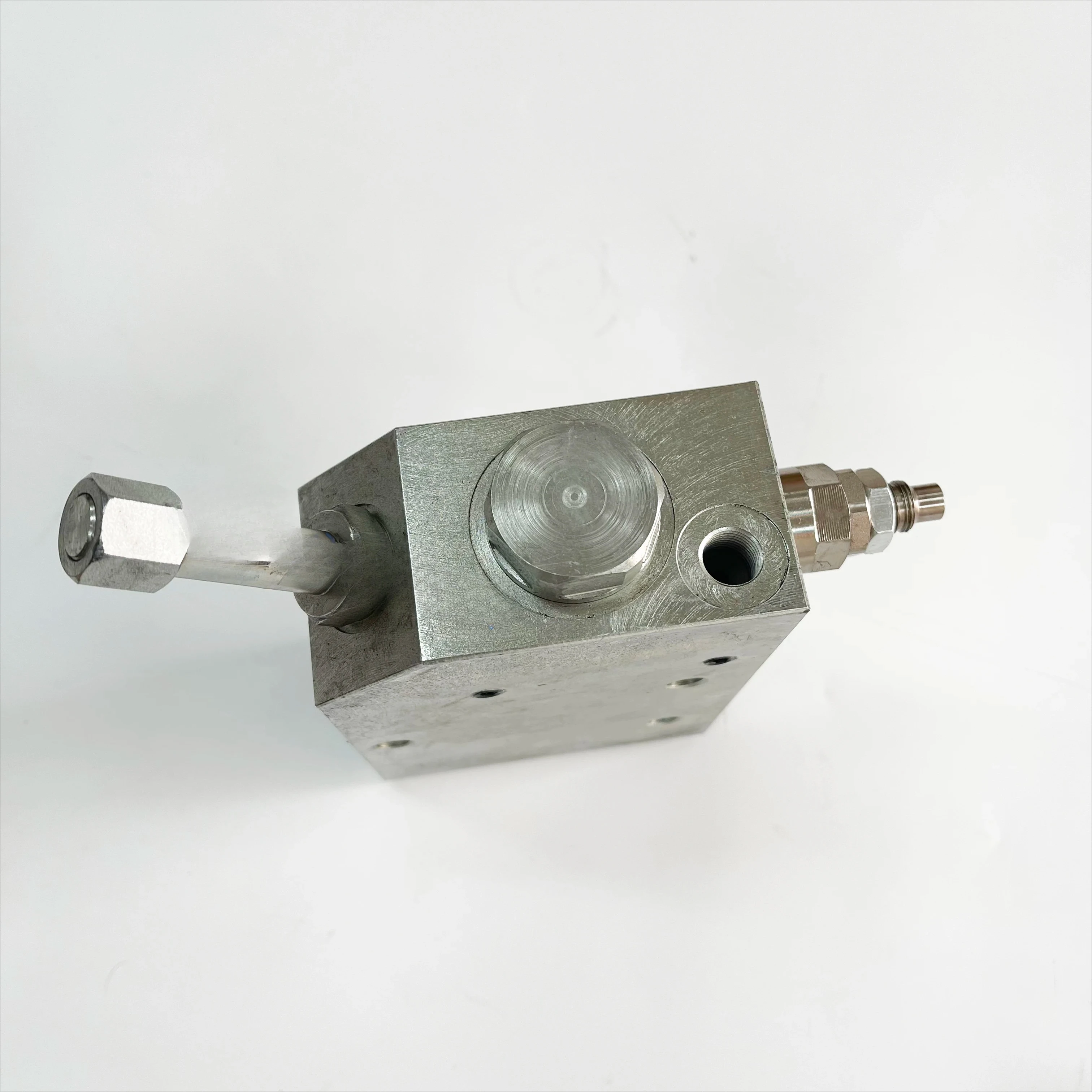High Pressure 3XC 3DX Flow Divider Valve for Rock Breaker