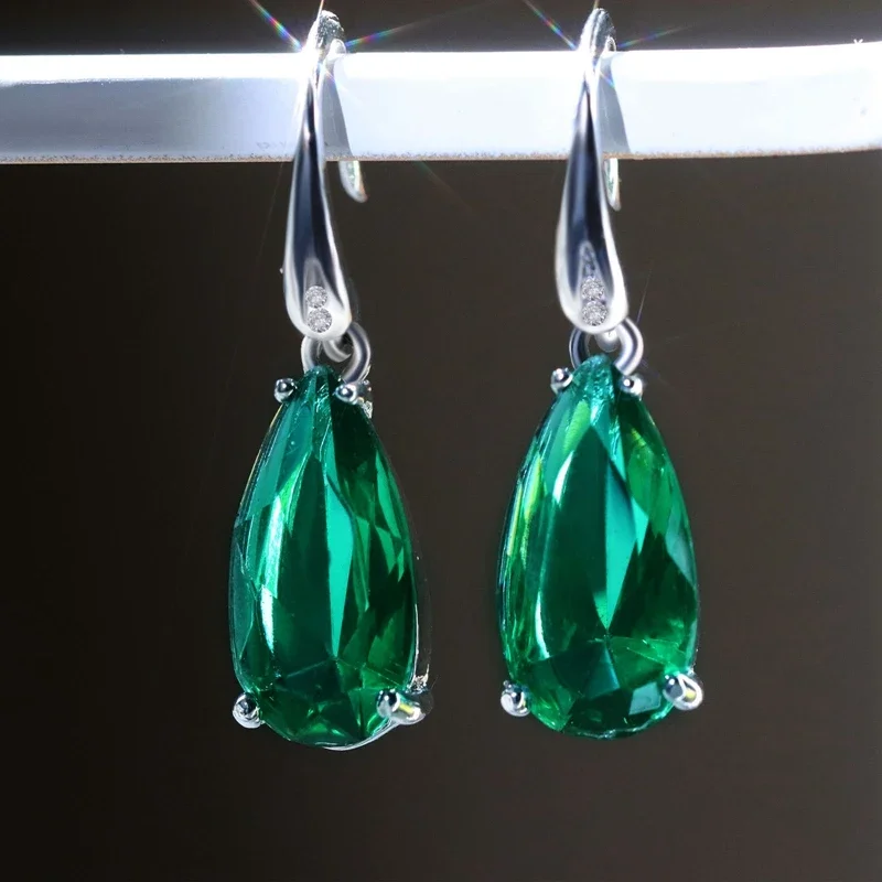 Luxury Delicate Women\'s Drop Earrings Vintage Style Party Accessories with Bright Green Zirconia Elegant Female Jewelry Gift
