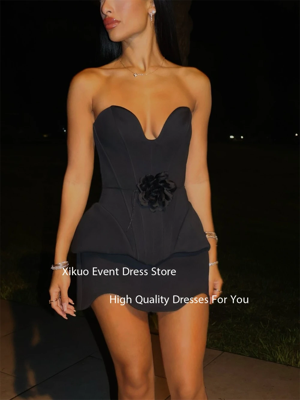 Xikuo فساتين حفلة موسيقية مفصلة بالزهور باللون الأسود، فساتين مناسبة مخصصة، فستان عصري على شكل قلب لحفلات العودة للوطن حسب الطلب