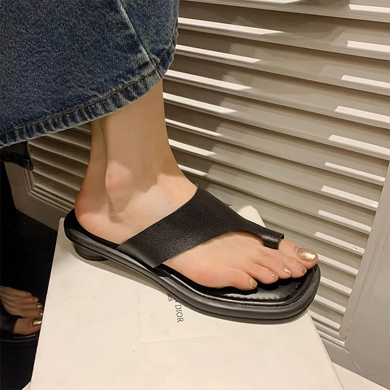 Koeienhuid Flip-Flop Lady Zomer Nieuwe Effen Kleur Vierkante Neus Moderne Slippers Vrouwen Outdoor Schoenen Koreaanse Chique Lage Hak Slides Dames