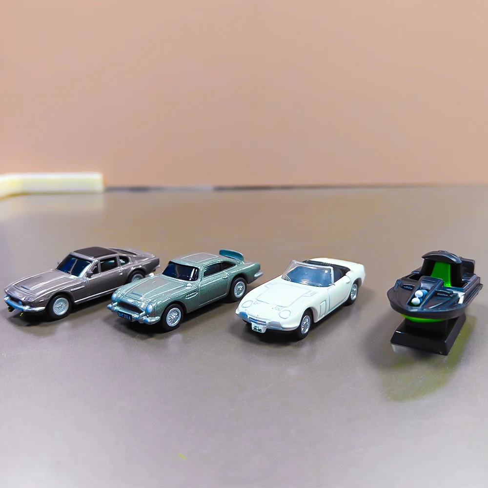 

2Pcs Random HO 1/87 DB5 007 Collection Car Model