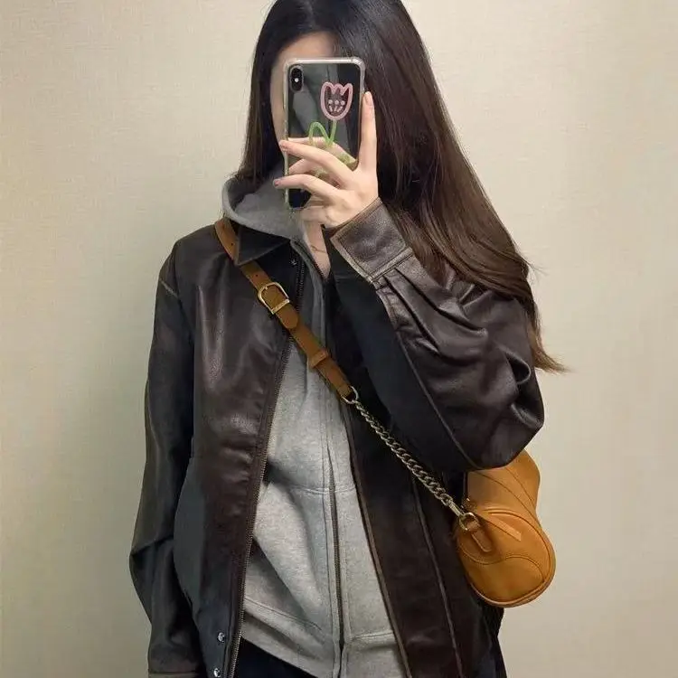 

Куртки-ветровки женские с манжетами короткие моющиеся для отпуска с начесом асимметрия бордовый университет кампус принты матовый средний