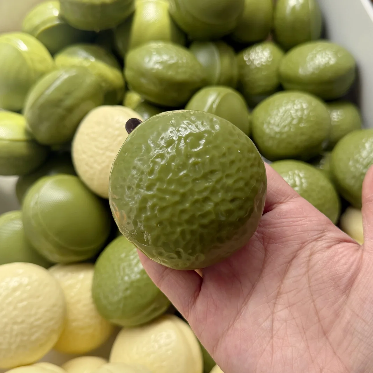 Pai teh krim cokelat putih baru - mainan bola buatan tangan yang renyah dan mengurangi stres, membantu meredakan stres dan melepaskan kecemasan.