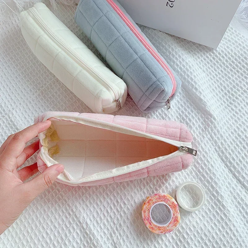 Cute Plush Women Cosmetic Bag Lipstick Makeup Bag Korean Student Pencil Case Travel Makeup Brushes Cosmetic Organizer Bag