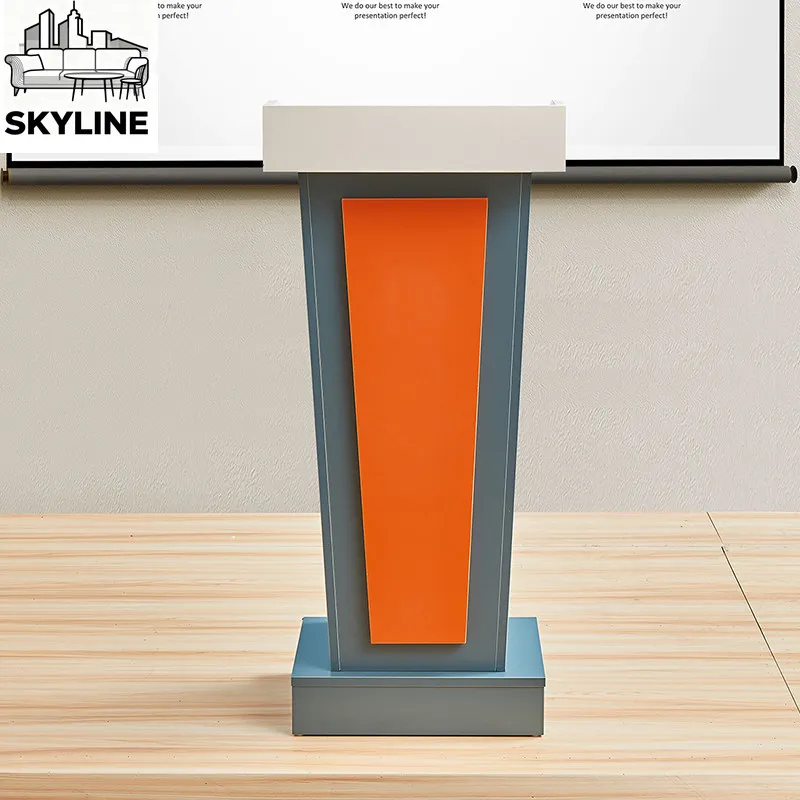 Kindergarten small school teacher lecture platform, welcome emcee meeting, presiding over the rostrum