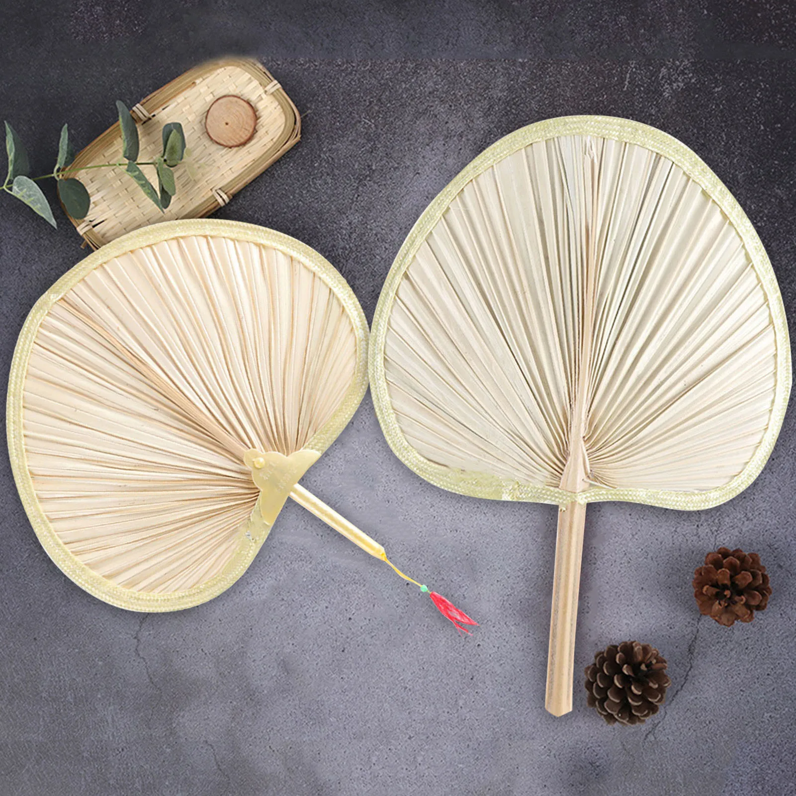 1pcs Handmade Fan Handheld Palm Leaf Fan Cool Baby Mosquito Repellen Fan Summer Manual Straw Hand Fans Palm Leaf