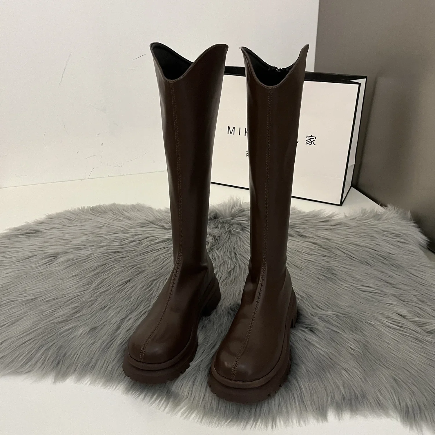 Retro Einfarbige Stiefel Damen Kniehohe Stiefel Mode Rückseitige Reißverschlüsse Ritterstiefel Quadratische Absätze Herbst Winter Damenschuhe – Detail 20