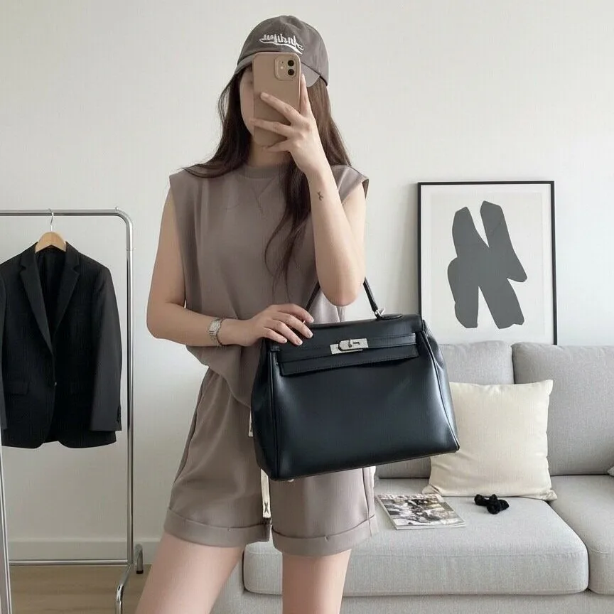 2026 Spring and Summer New Suit Loose Small Fly Sleeves Shoulder Pads Top Drawstring Shorts Two-piece Set