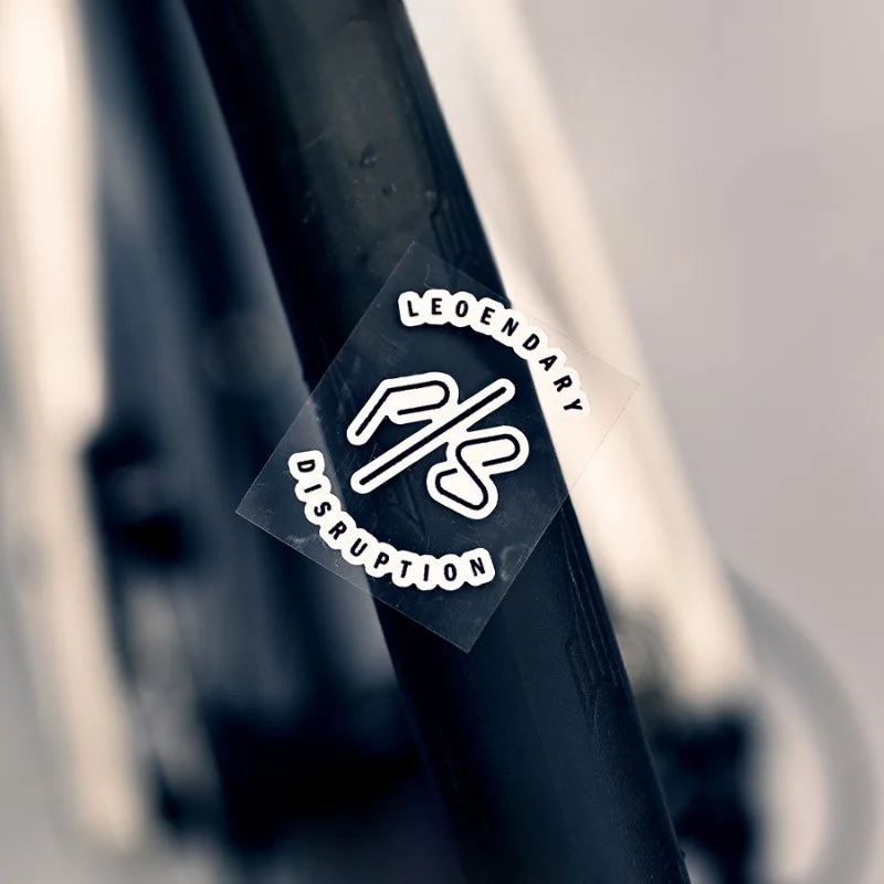 

2 шт. крутая наклейка с логотипом «Легендарное разрушение», стильная привлекательность, подходит для украшения шлема, обложек для ноутбуков и настенных зеркал