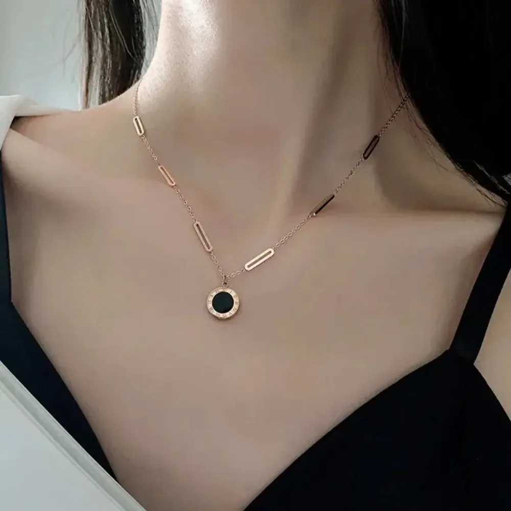 Temperament Classic Gold Color Stainless Steel Roman Digital Wafer Pendant Necklace for Women Wedding Bride Jewelry Accessories