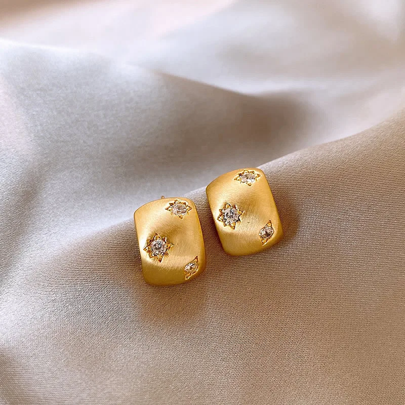 2024 Korean new design fashion jewelry 14K gold plated brushed metal star zircon earrings simple women's daily work accessories