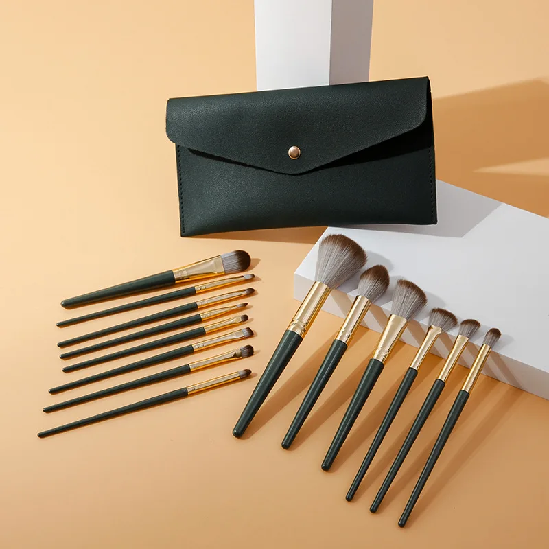 

14Green Cloud Soft Hair Powder Brush Novice Makeup Brush Suit Smear-Proof Makeup Blush Portable Brush