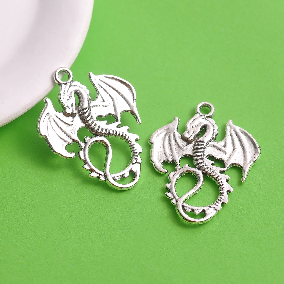 6 Pieces of Three-Dimensional Winged Dragon-Shaped Pendants, Vintage Embossed Dragon Charms, Suitable for DIY Bracelets, Necklaces, and Earrings, Personalized Cool Handmade Beaded Jewelry Accessories