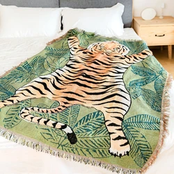 Textile City Jungle Green Tiger Throw Blanket Tropical Palm Leaf Woven Tapestry Wild Animal Safari Decorative Sofa Throw Blanket