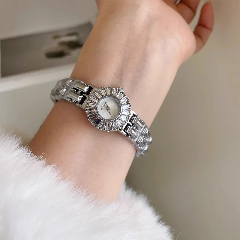 Luxury Silver bracelet Lady Simple dial quartz movement waterproof women's watch Fashion bracelet Ladies' watch birthday gift