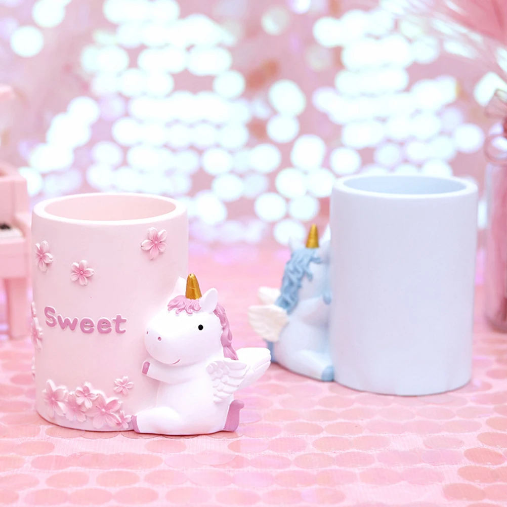

Adorable Pen Holder Resin Cartoon Design Desktop Organizer Storage Container For Office Decoration (Pink)
