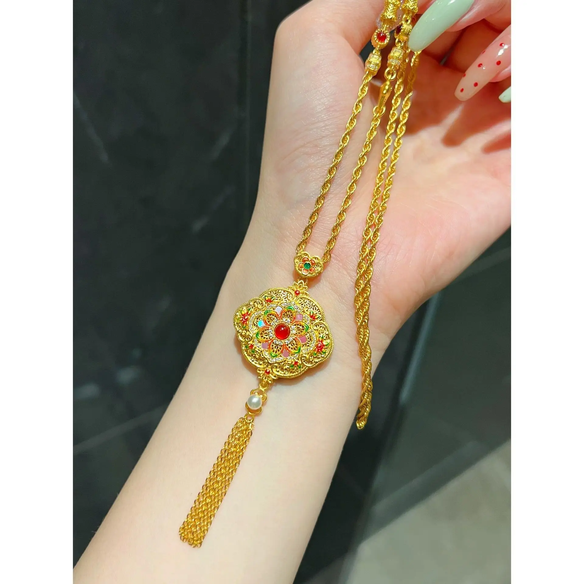 

9999 24K real gold retro tassel pendant mossanite pearls inlaid with luxurious exquisite palace style collarbone chains