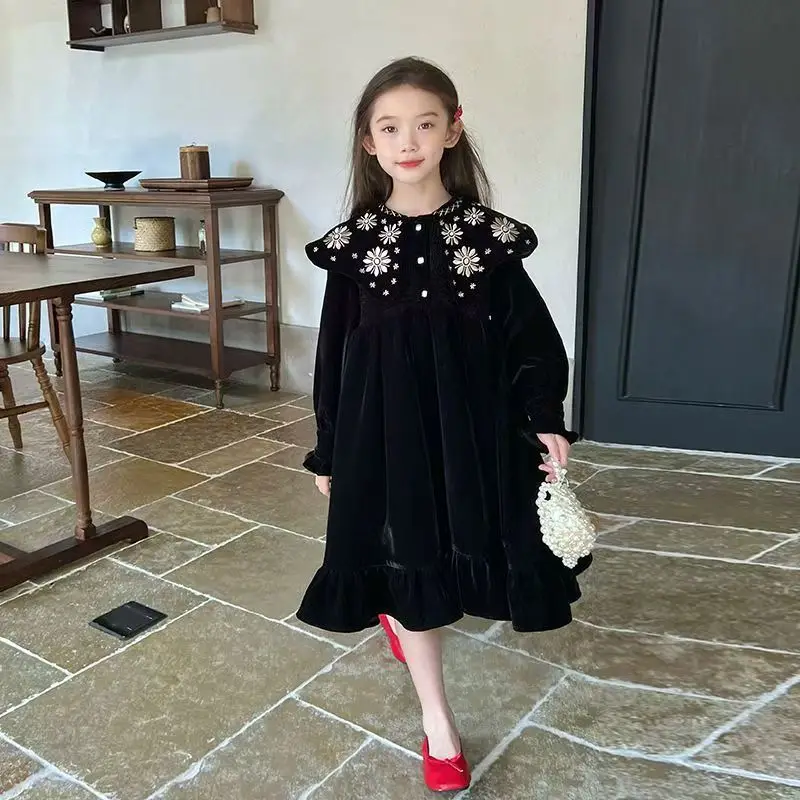 

Girls' dress autumn/winter children's Korean version fashionable velvet dress casual embroidered doll collar mid length skirt