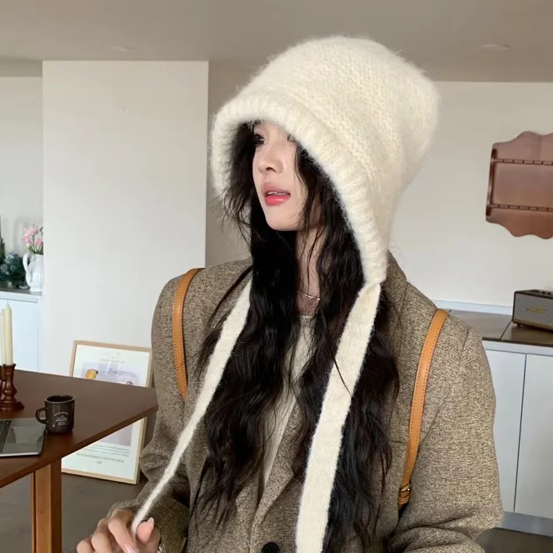 

Two-in-one bag and hat for autumn and winter, warm head covering and ear protection, with drawstring