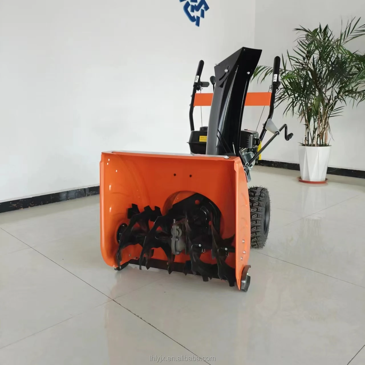 Snowplow High Horsepower Road Small Manual Pusher Municipal Snow Removal Vehicle Equipment