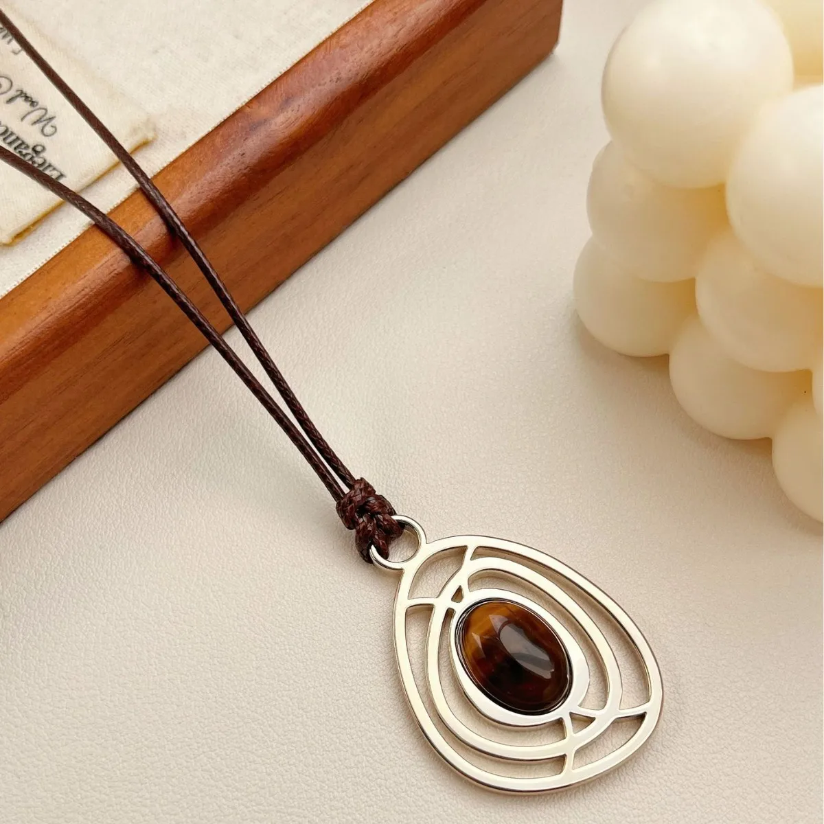 Irregular pendant tiger eye stone drawstring necklace light luxury retro accessories