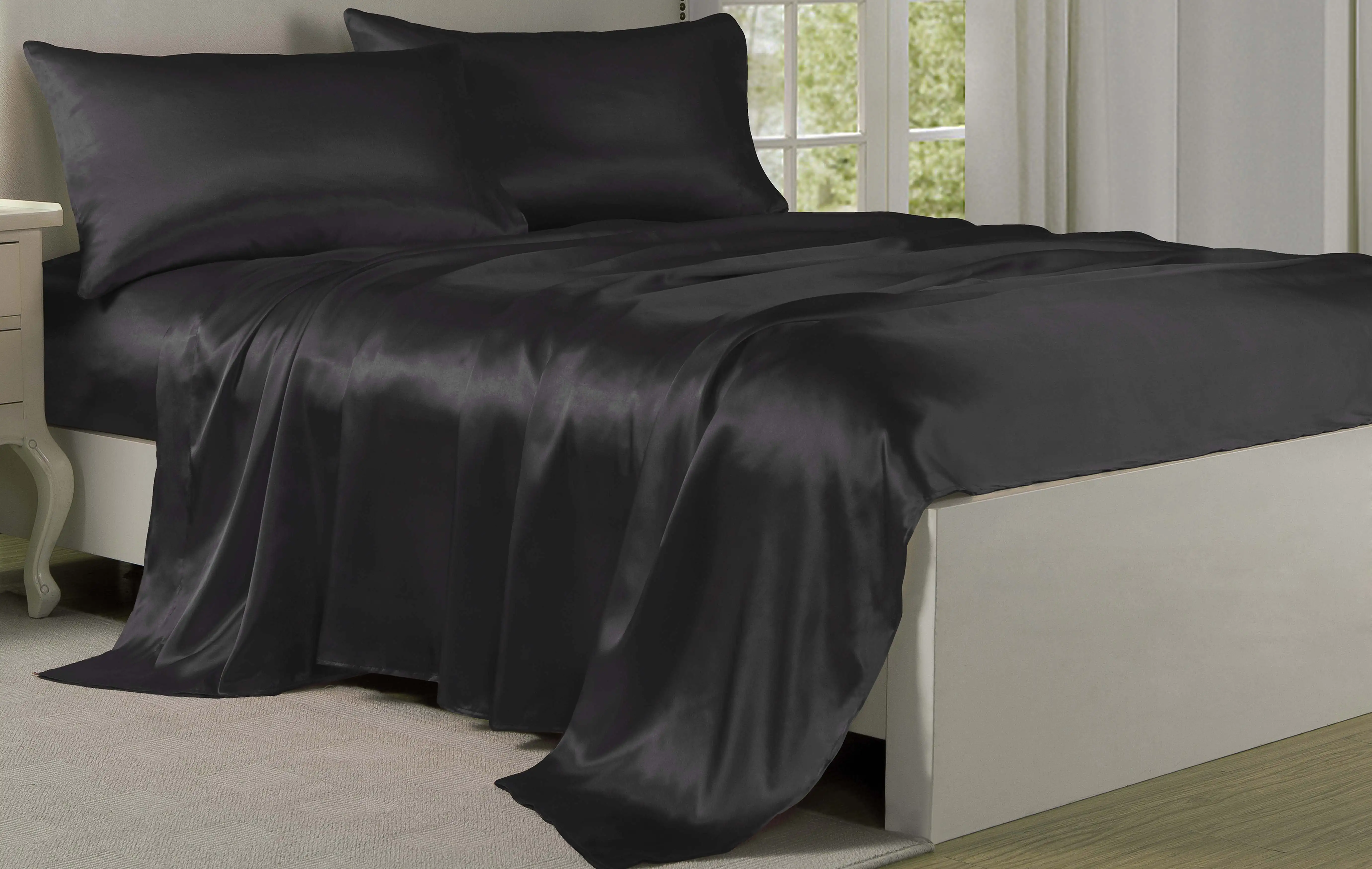 Set lenzuola 4 pezzi in raso Belles & Whistles, completo, nero