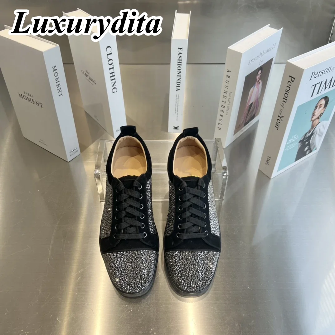 

Top Quality Womens Trendy Casual Sneakers Luxury Mens Real Leather Tennis Shoes Designr Red Sole Tide Lovers Rivet Shoes HJ0998