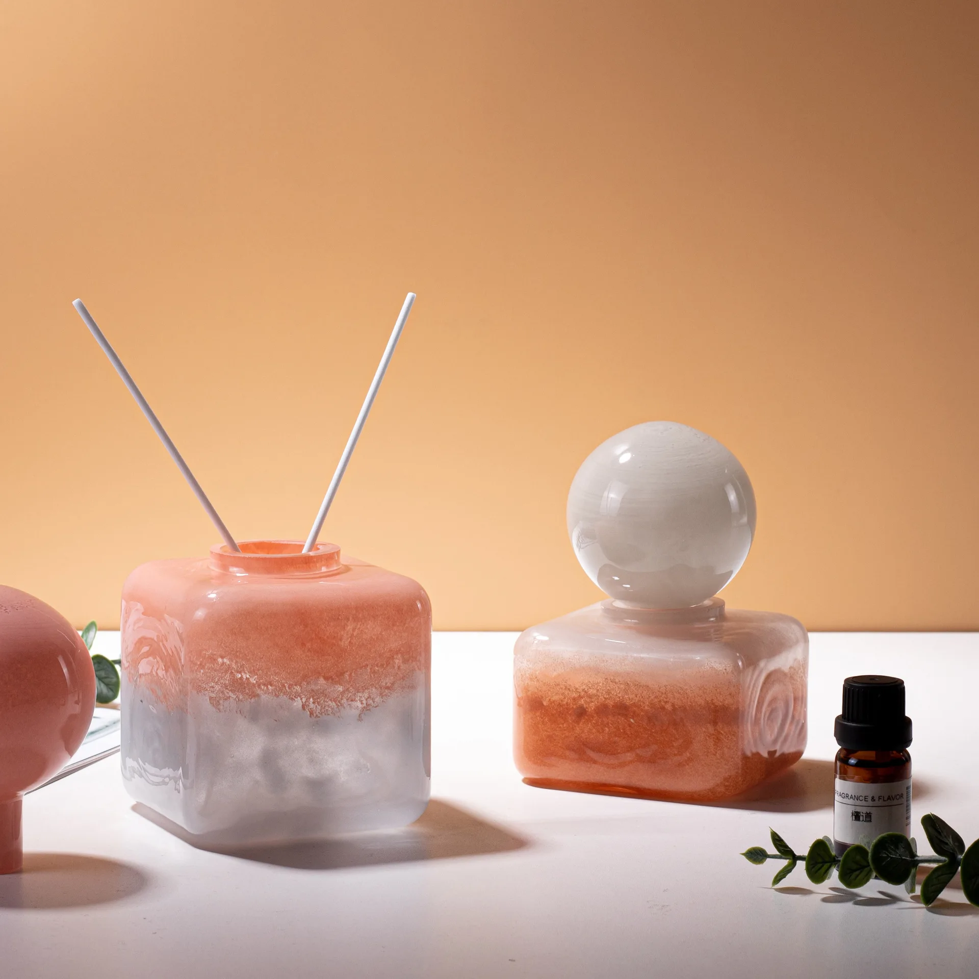 Glass Vase Aroma Diffuser Bottle with Lid Geometric Circular Lid Store Perfume Bottles Gradient Glass Pot Home Decoration