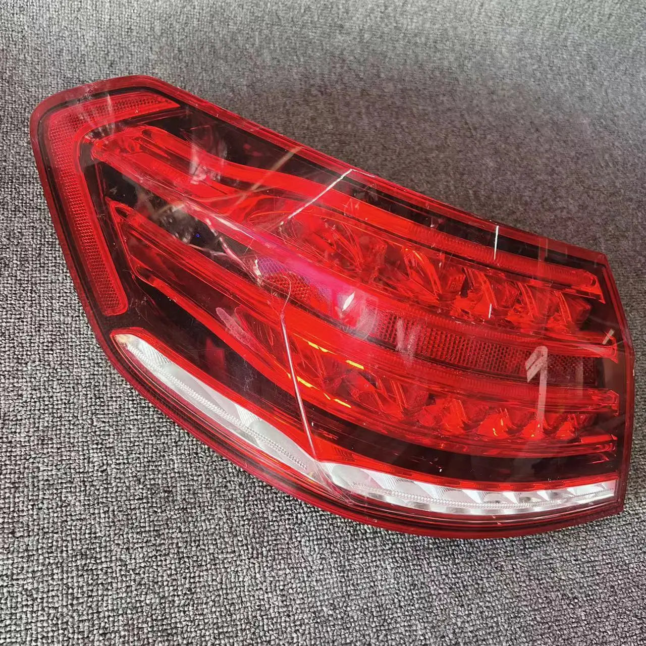 Taillight Assembly forE Class W212 Running Light Sequential Turn Signal