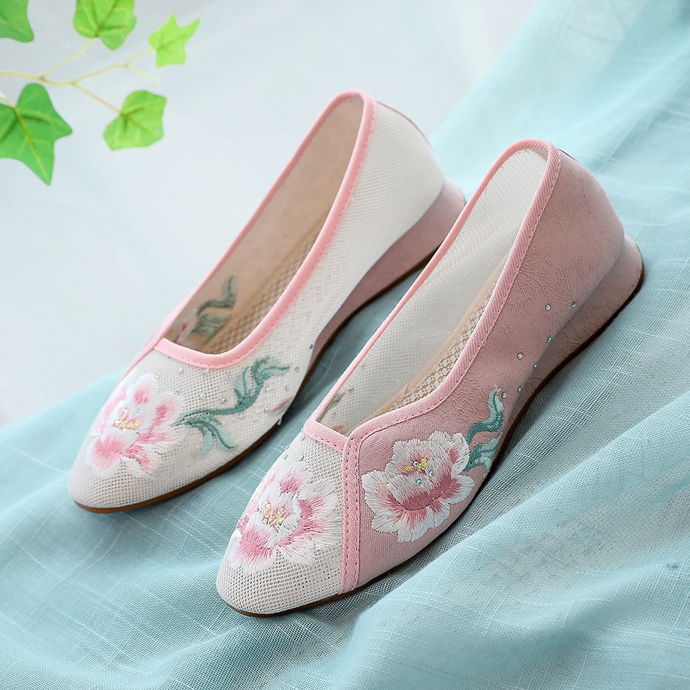 Veowalk Comfortable Cotton Fabric Women Slip on Pointed Toe Flat Shoes Chinese Embroidered Shoes White Pink Green Ballerinas