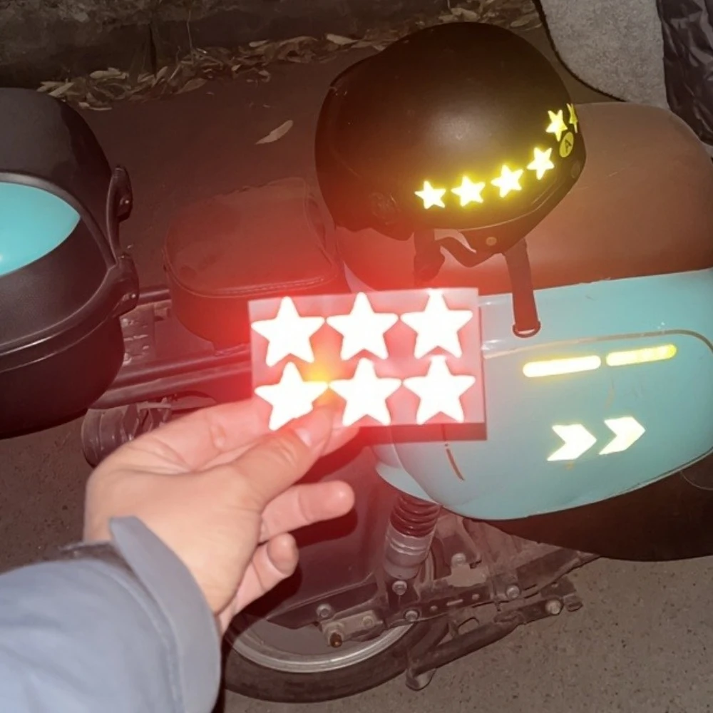 

24 шт./лист, светоотражающие наклейки для мотоцикла в форме звезды, водонепроницаемые для шлема, скутера, боковые панели, безопасное предупреждение, виниловые наклейки
