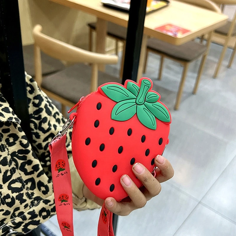 Borsa per monete a tracolla con fragola in silicone avocado Borsa a tracolla per bambini per bambini Borsa a tracolla regolabile