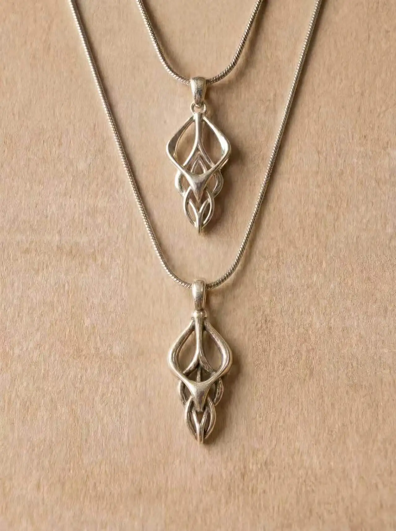 

Pendant 925 Sterling Silver Couple Necklaces Women's Style Men's Style Vine Heart Winding Simple Design Fashion Jewelry