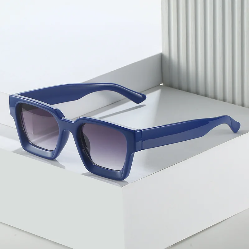 

Fashionable and Trendy Simple Stylish Thick Large Square Frame Sunglasses UV400 Material Women Sun Glasses