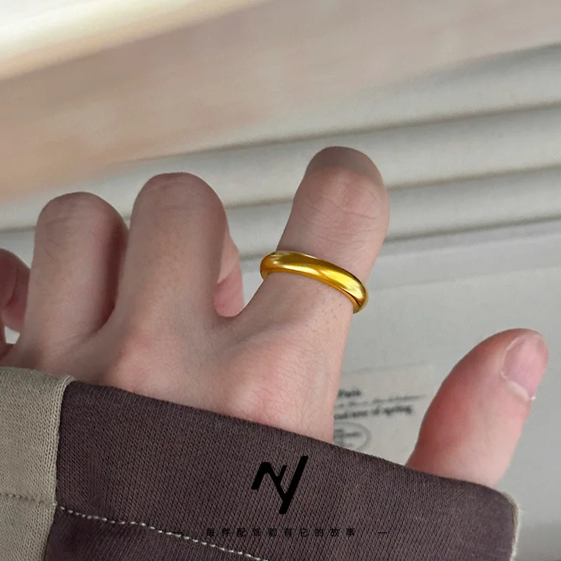 Graceful Closed Band: 24K Gold | Tapered Solid Shank with Mirror Finish, Understated Luxury