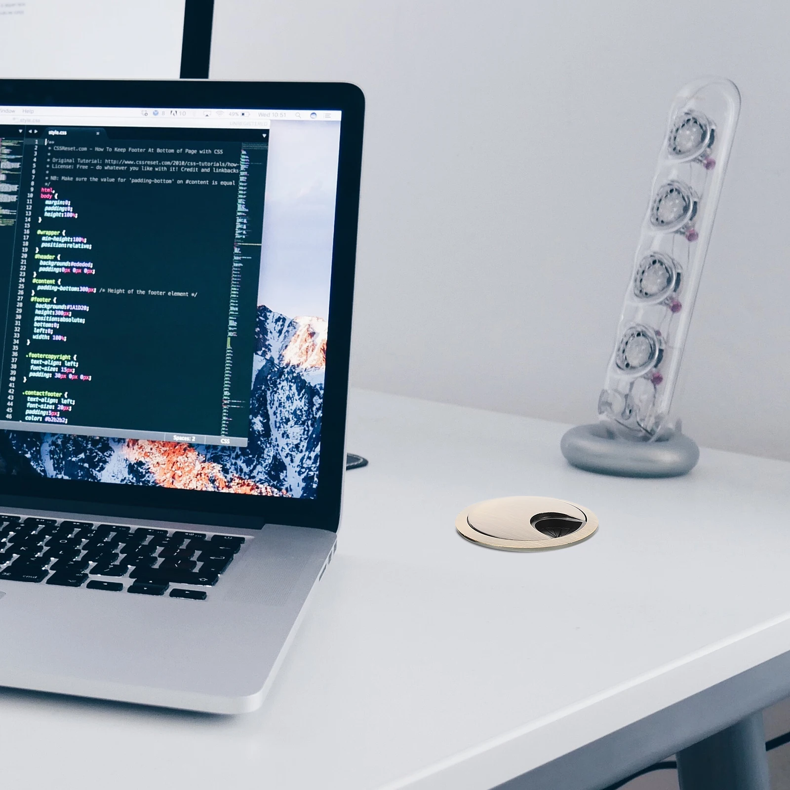 

2pcs Cable Hole Cover Zinc Alloy Round Desktop Wire Grommet for Office Desk Cord ganizer Tidy Plug Modern Simple Style