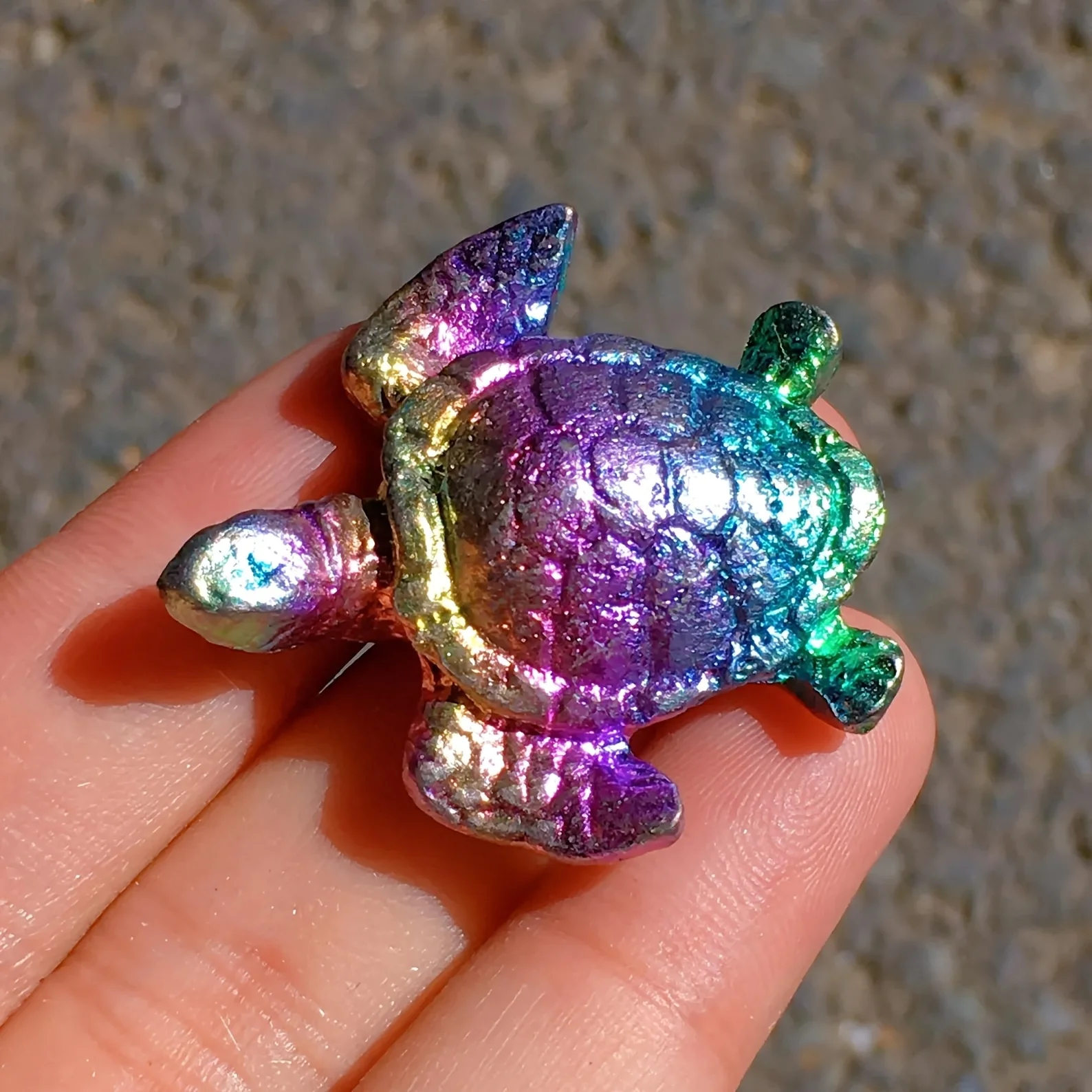 1pc Titanium Rainbow Bismuth Ore Sea Turtle - Handcrafted Crystal Turtle with Vibrant Iridescent Colors,  Turtle Jewelry