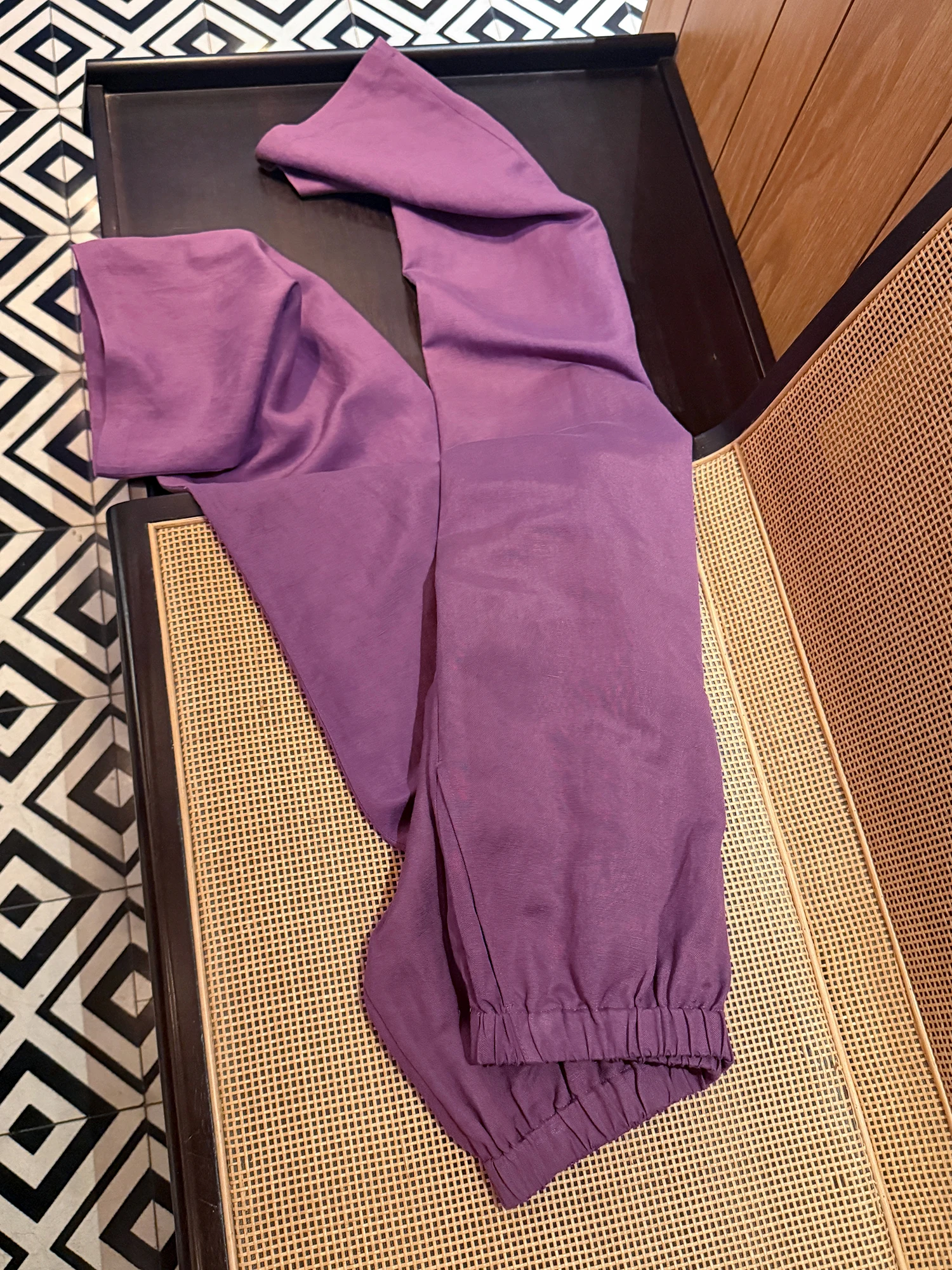 

Soft Comfortable Loose Linen Casual Pants Straight Leg Relaxing Feel Purple Sweet Potato Color Women's Elastic Waist Trousers