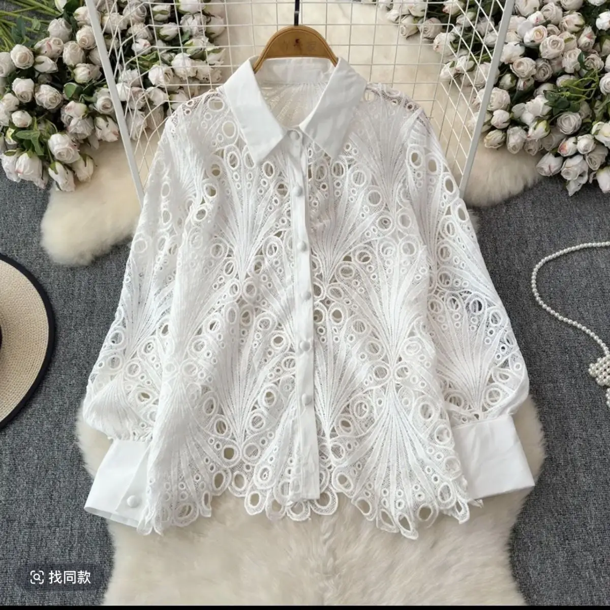 Camicia più venduta in pizzo scavato Camicetta antietà dal design alla moda in stile coreano a strati superiori