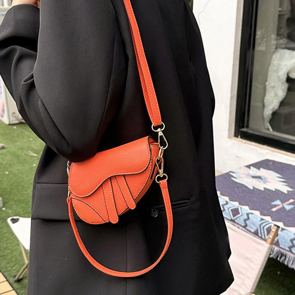 Women Messenger Bags Saddle Bag Portable Single Shoulder Bag Women\'s Leather Crossbody Bag Handbag Purses Simple Messenger Bags