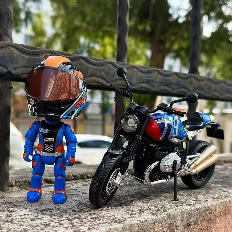 เดสก์ท็อปFigurineตุ๊กตารุ่นTransformableตุ๊กตาหมวกกันน็อกชุดรถจักรยานยนต์จําลองรถจักรยานยนต์RiderโลหะผสมTransformableหมวกนิรภัย