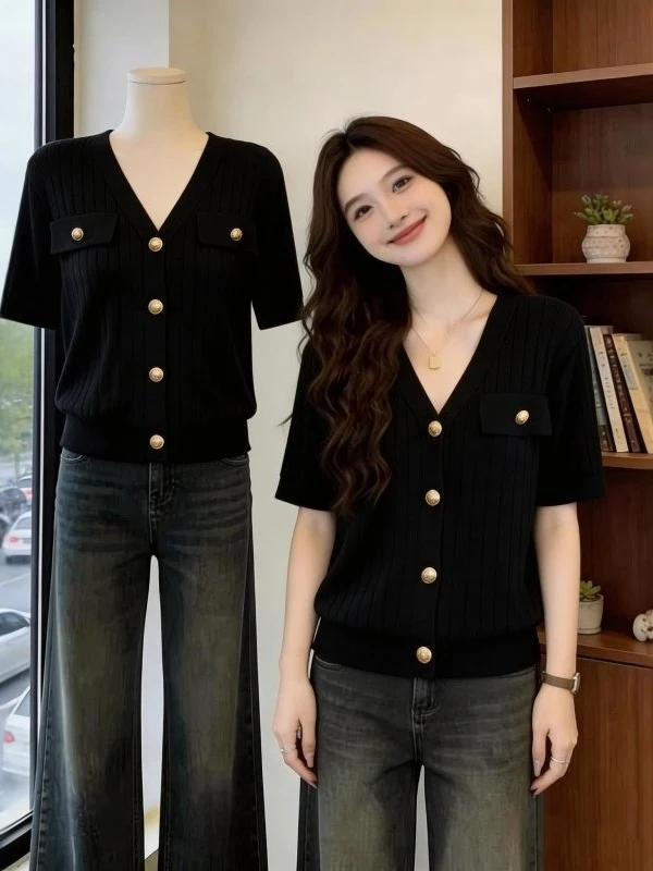 

plus Size V-Neck Ice Silk Short Sleeve Knitted Top Women Summer Loose Slimming High-End Feeling Korean Style Commute Fashion
