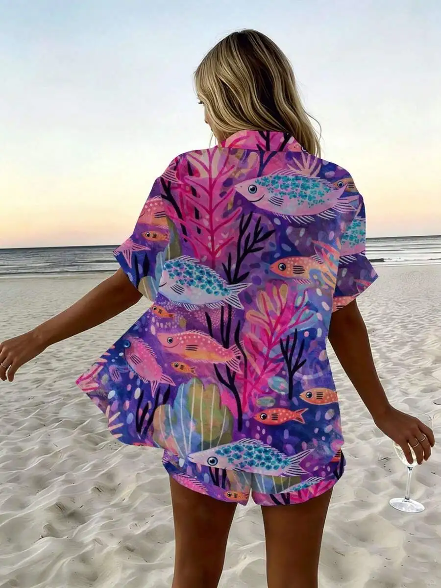 Conjunto de camisa de manga corta con solapa y pantalones cortos para mujer, estampado de peces tropicales y coral, color morado y rosa, informal, para vacaciones y playa