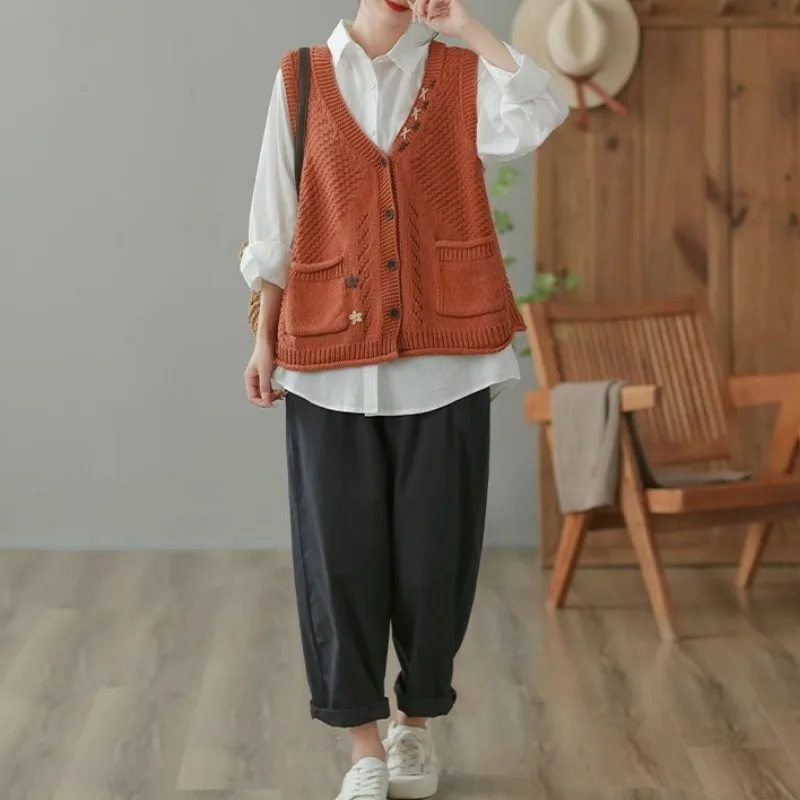 Vintage Sweater Vests Women Elegant Knitting Loose Autumn Hollow Out Embroidery All-match Fashion New English Style Sleeveless