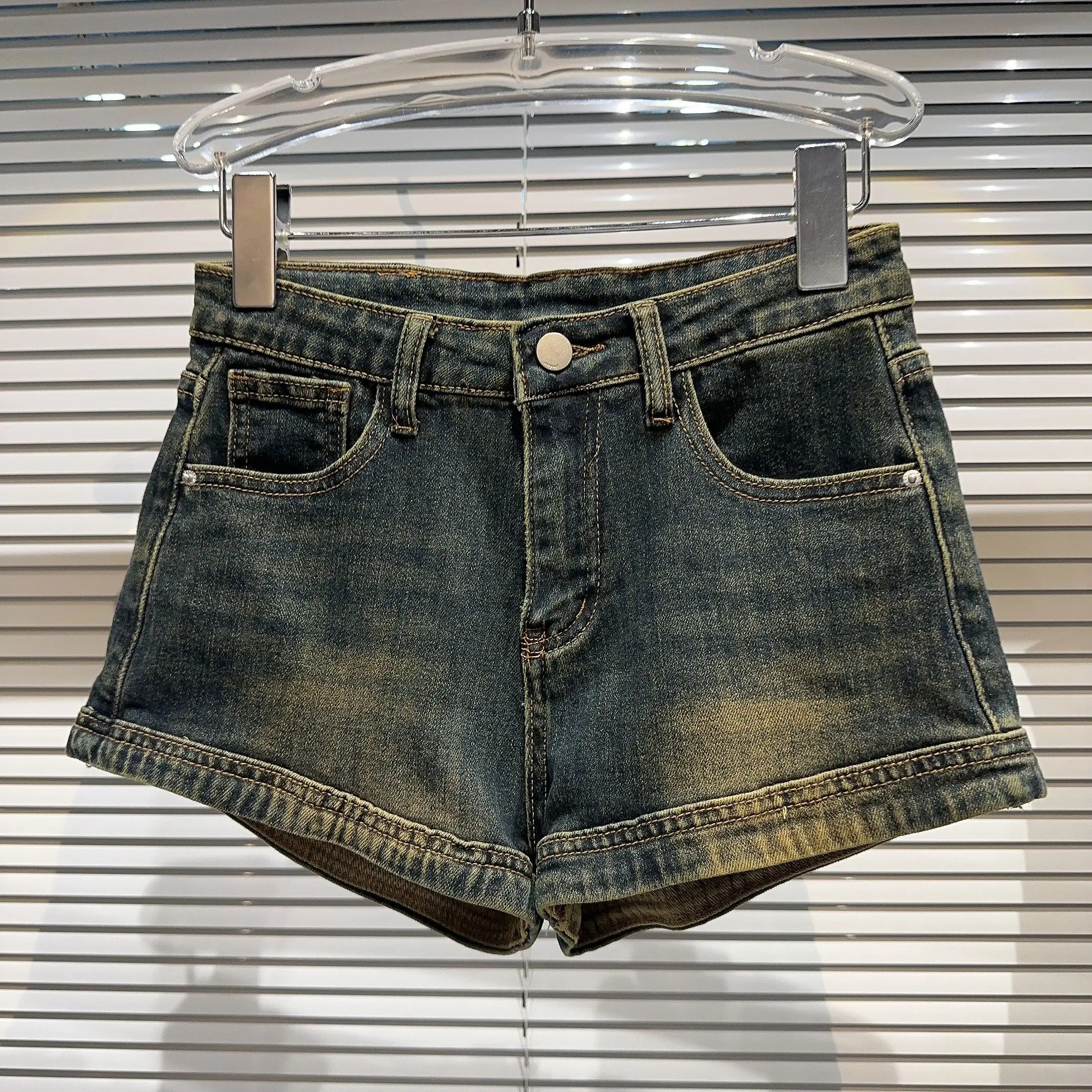Cool Retro Washed Denim Short Shorts Trendy Three-Quarter Length Straight Leg Jeans Natural Waist Button Closure Autumn Ladies