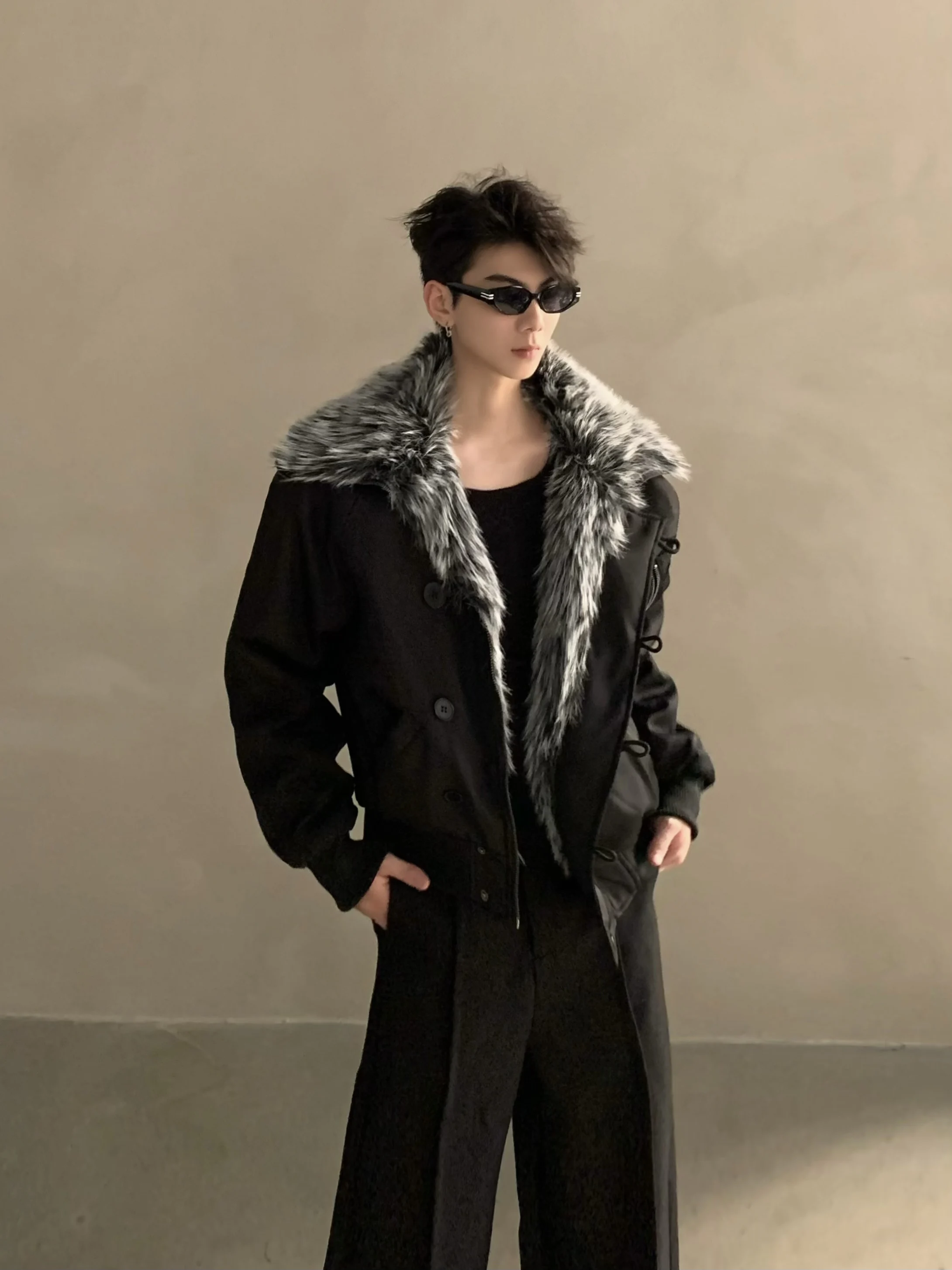 سترات شتوية للرجال موديل 2025 بياقة من الفرو الصناعي سترات رجالية سميكة ودافئة وأكمام طويلة معاطف خارجية مريحة وفضفاضة راقية #4