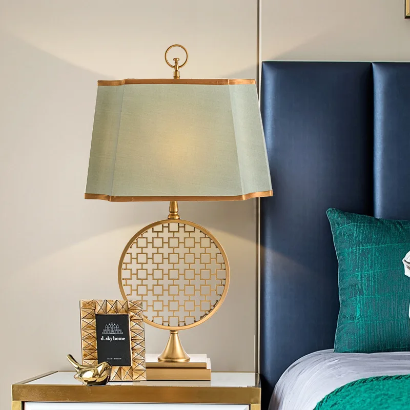 新しい中国レトロ北欧モデルルームリビングルームコーヒーテーブル研究結婚式ルーム寝室ベッドサイド禅装飾デスクランプ