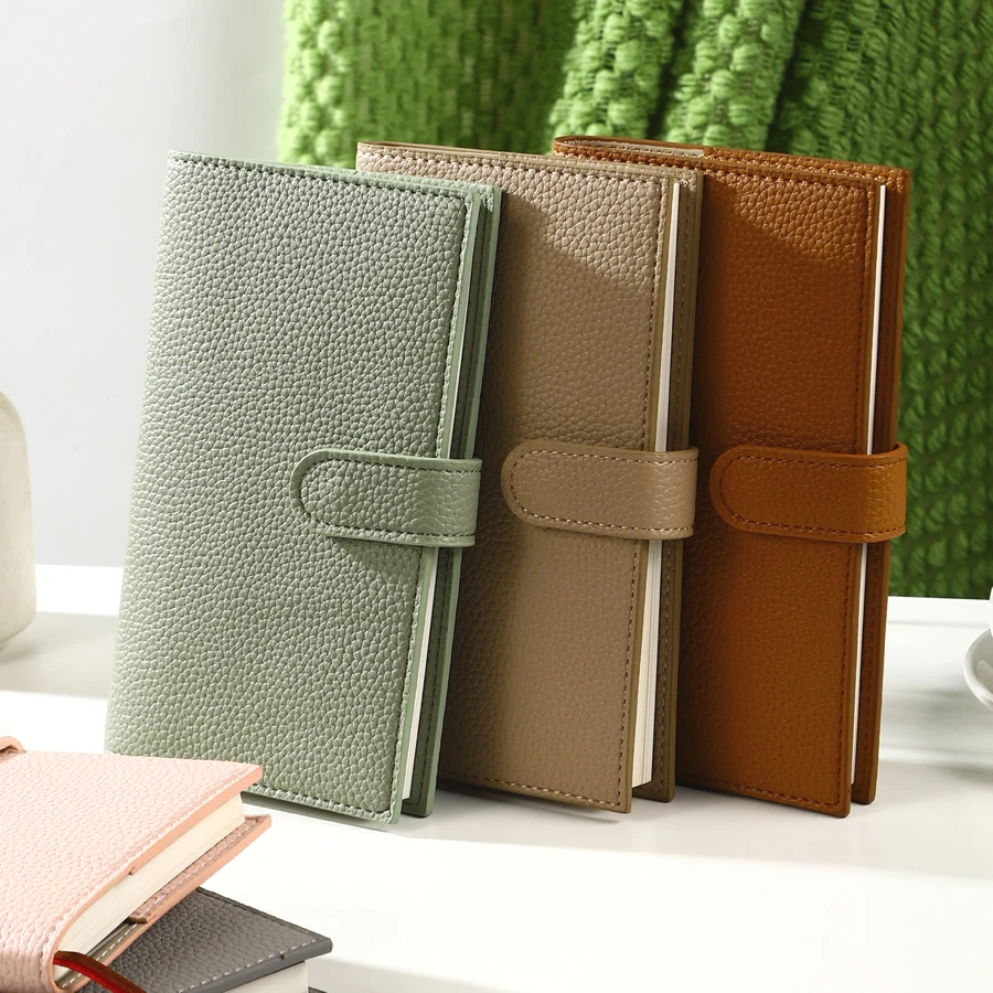 Quaderno settimanale A6 |   Cover compatta in pelle, ideale per On - the - Go Scheduling. Mantieni la tua settimana organizzata senza sforzo!