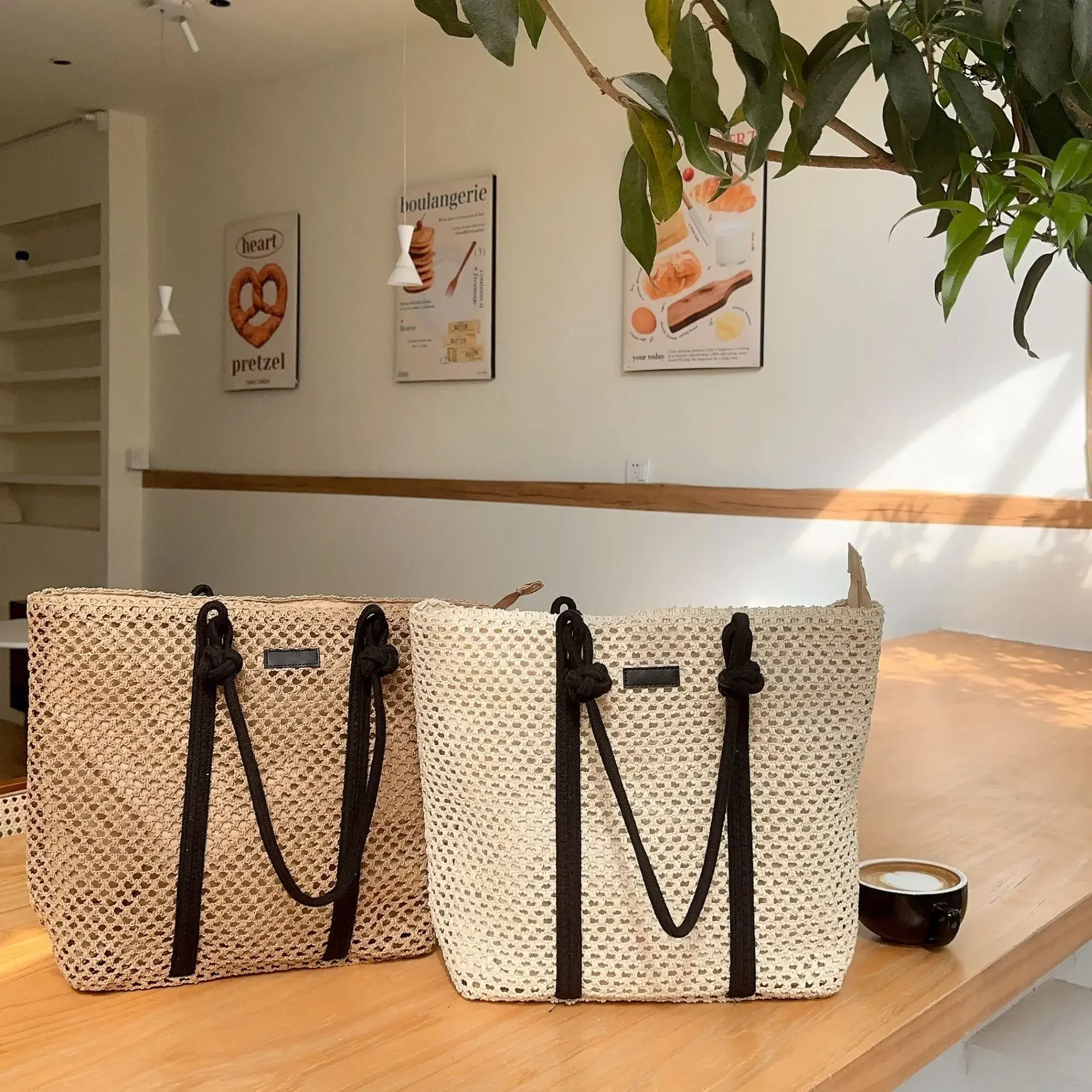 

Women's Large Capacity Straw Hollow Out Knitting Tote Bag 2024 Design Casual Beach Bag Ethnic Style Travel Shopper Shoulder Bag